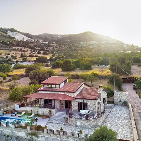 Lefkara Chalet *